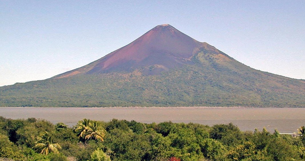 Momotombo Volcano, Near León, Nicaragua